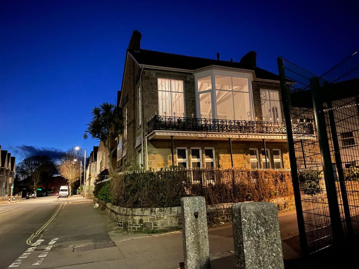 Bed & Breakfast The Old Club *