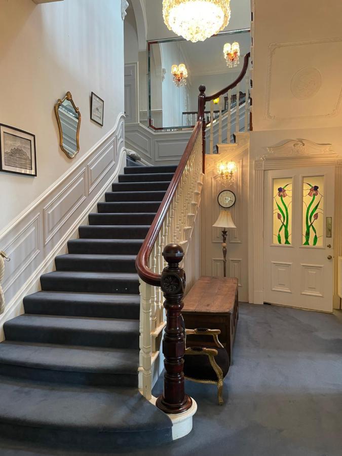 Bed & Breakfast The Old Club